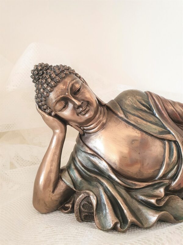 Pihenő Buddha szobor