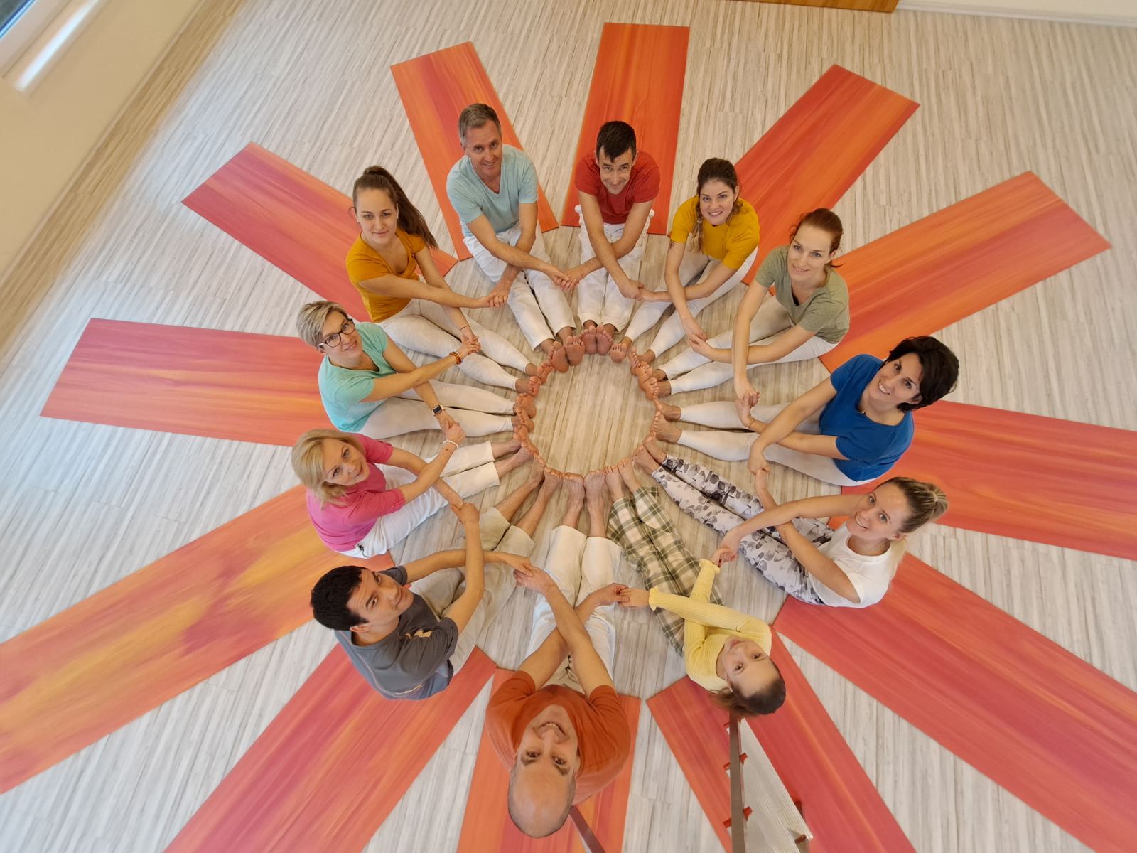 Májusi jógaoktató képzésünkre már lehet jelentkezni