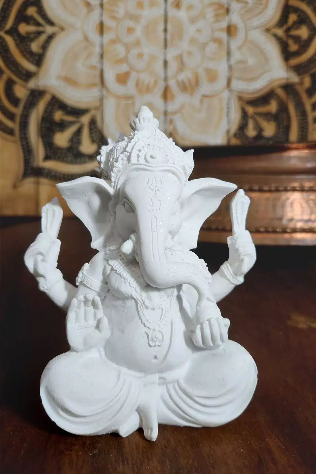 Fehér Ganésa szobor