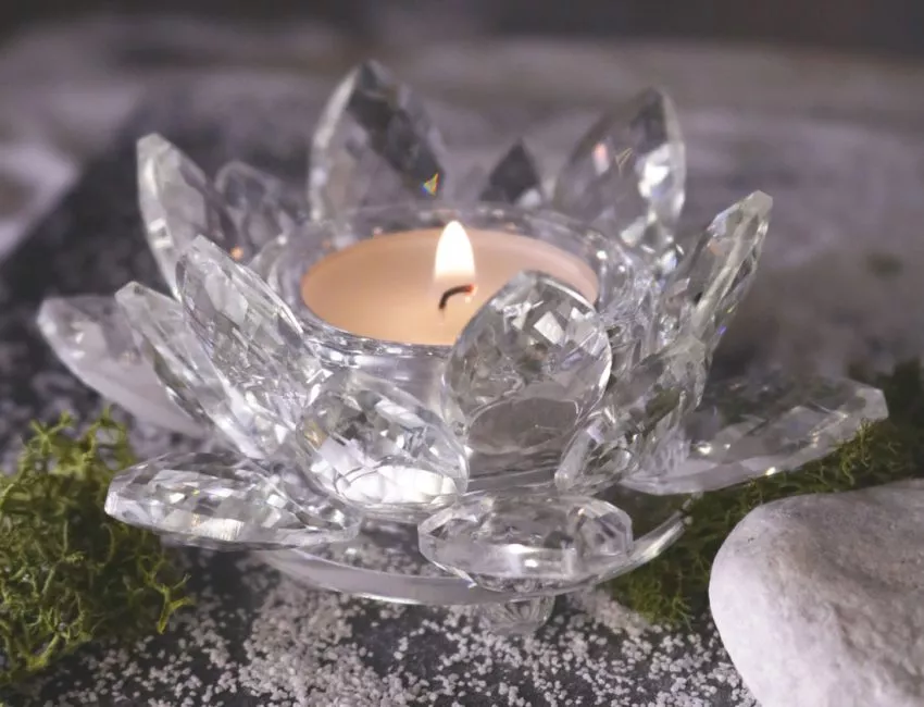 Kristálylótusz mécsestartó